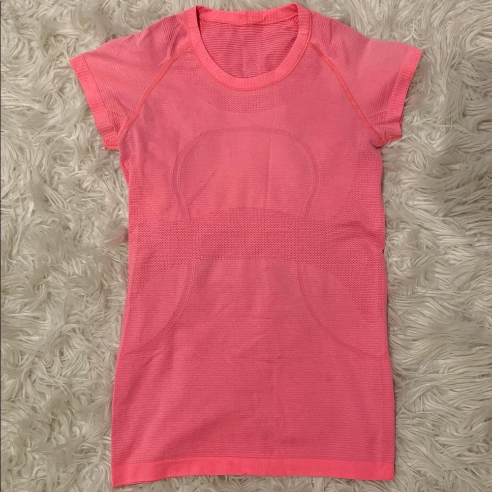 HOT PINK LULULEMON SWIFTLY TECH